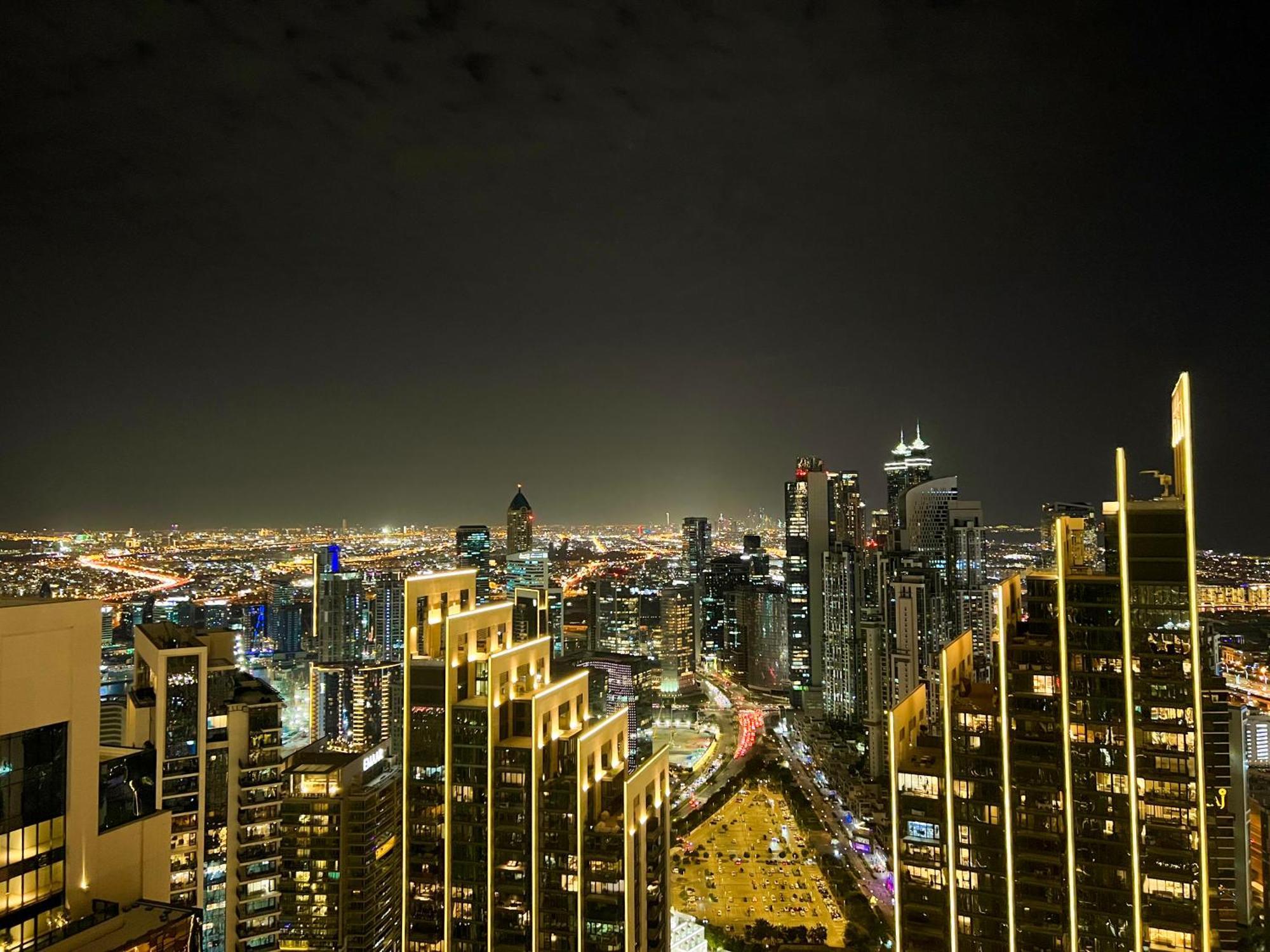 Downtown Luxury - Stunning Burj Khalifa & Sea View - 5 Minutes Walk To Dubai Mall Екстер'єр фото