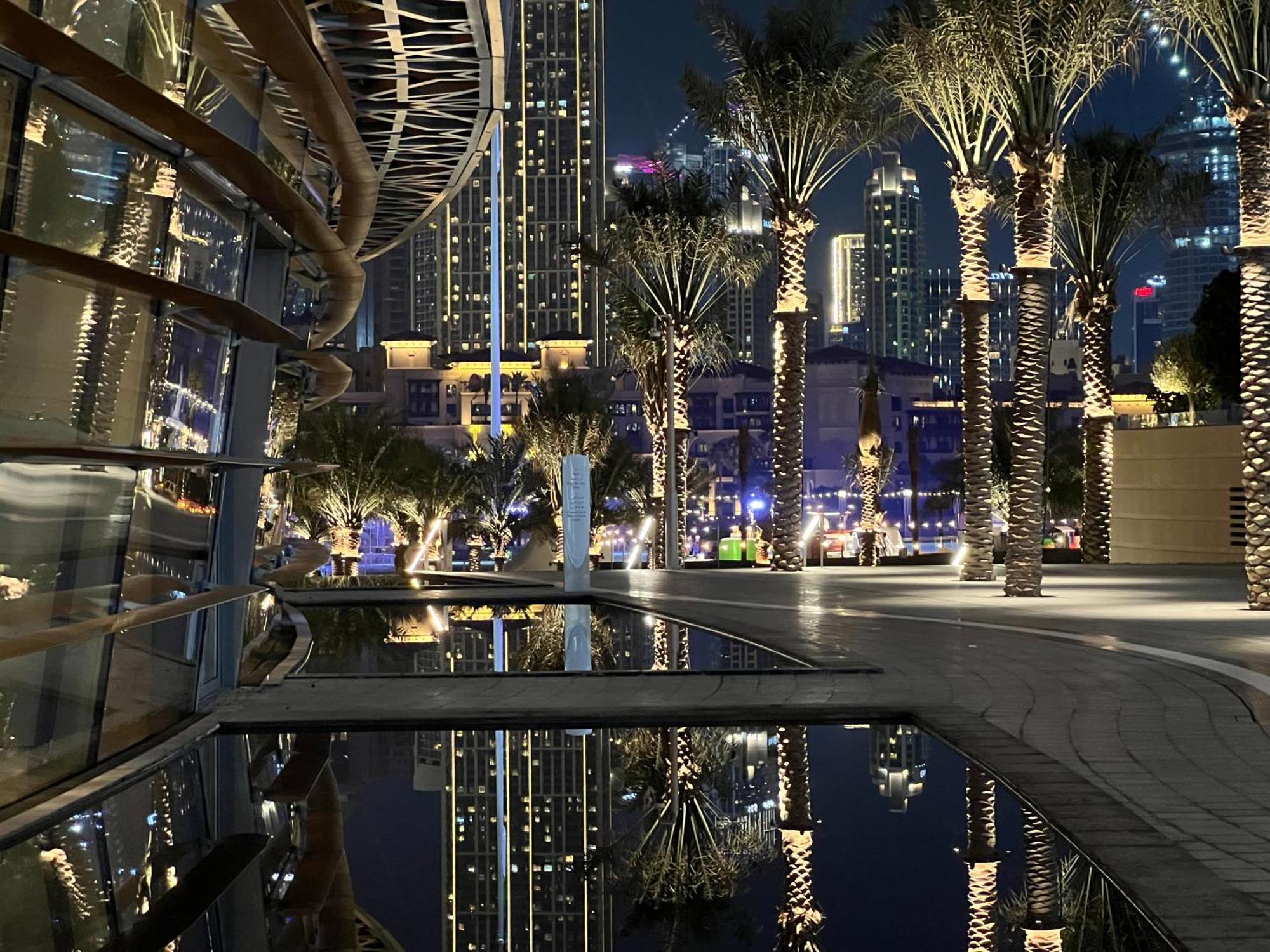 Downtown Luxury - Stunning Burj Khalifa & Sea View - 5 Minutes Walk To Dubai Mall Екстер'єр фото